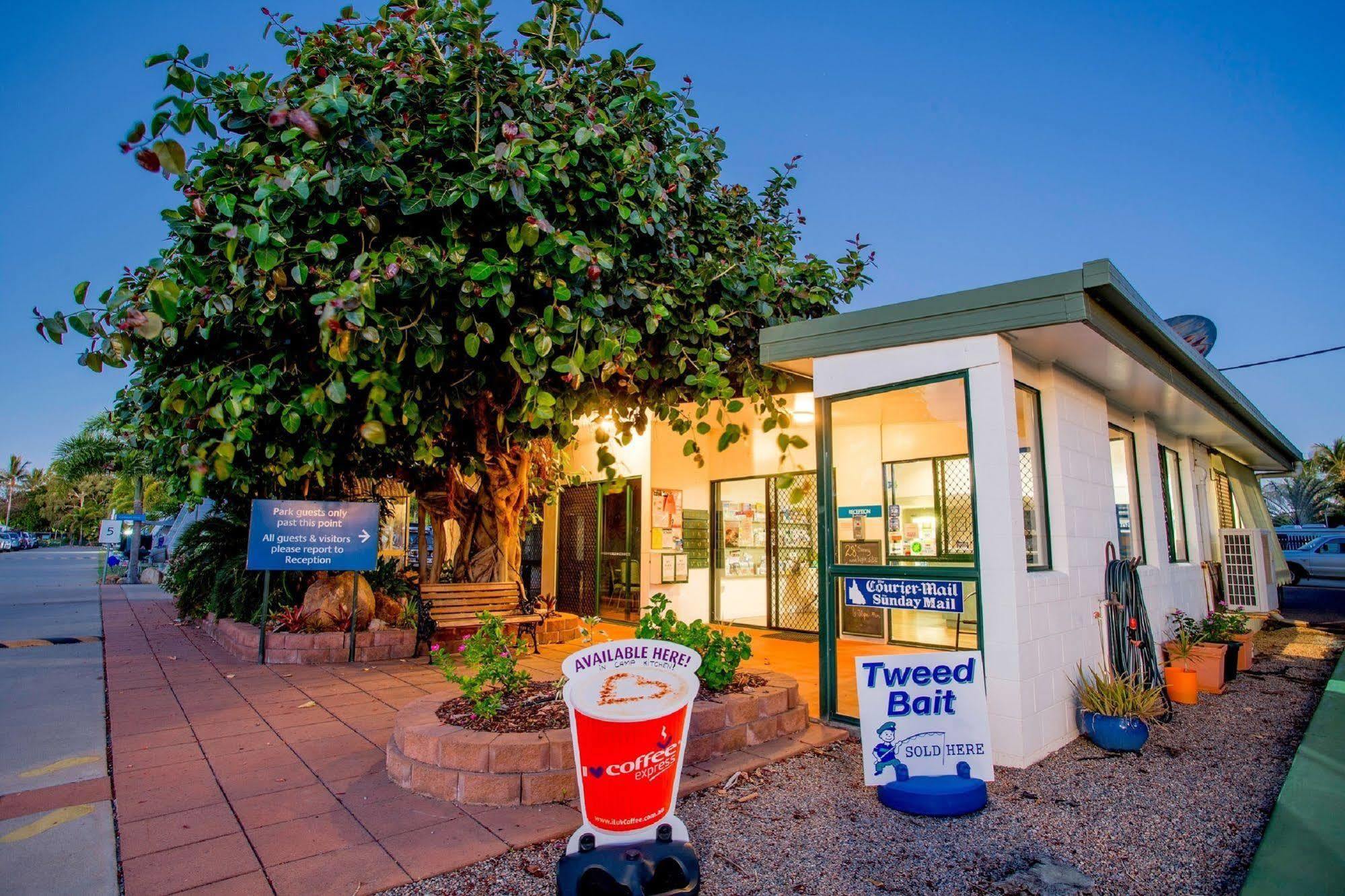 Nrma Bowen Beachfront Holiday Park Exterior foto